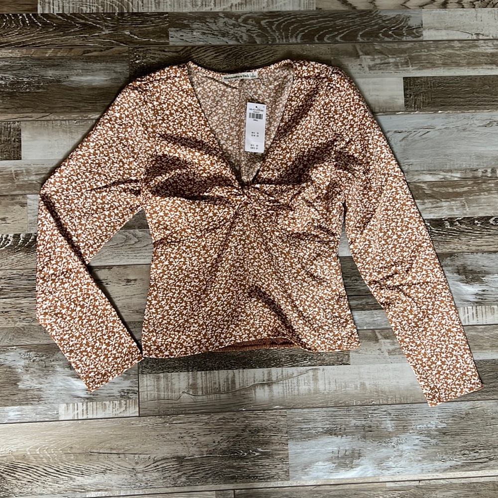 NWT Abercrombie & Fitch floral top.